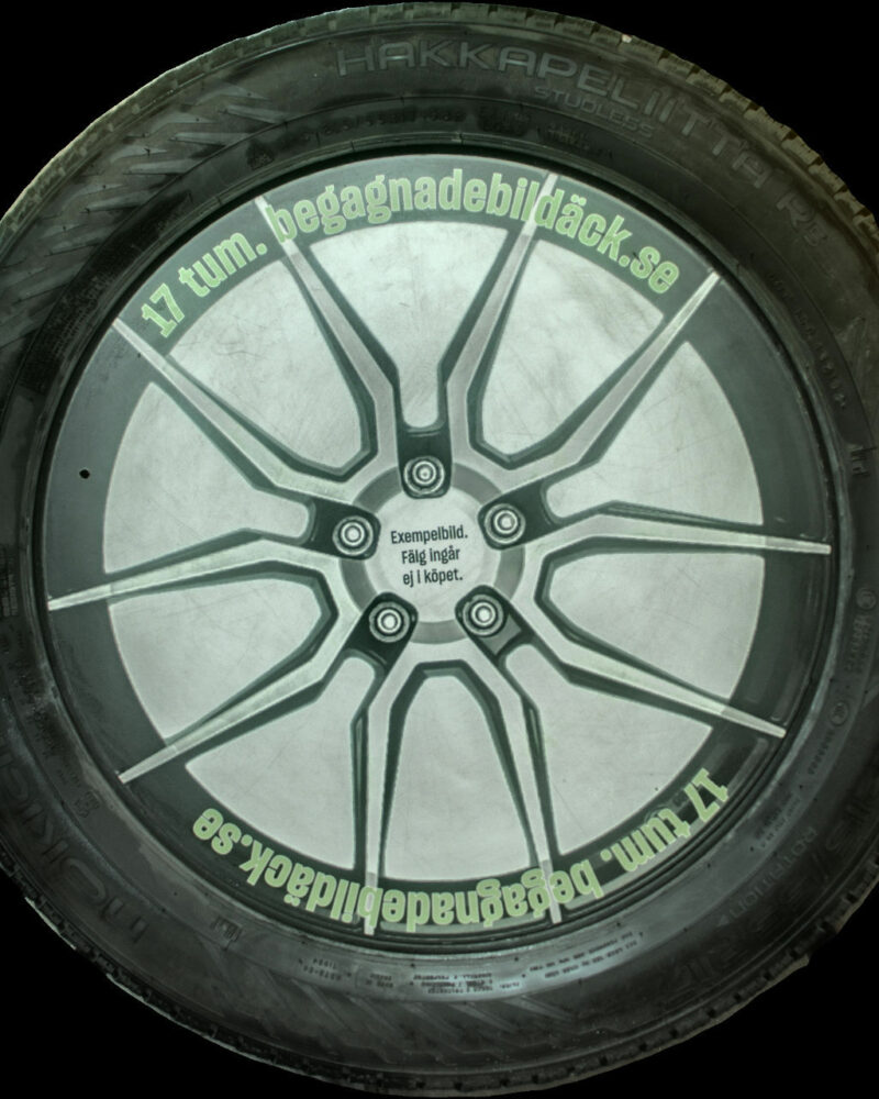 Nokian HkplR5 SNE 215/55R17 ( 2 st )