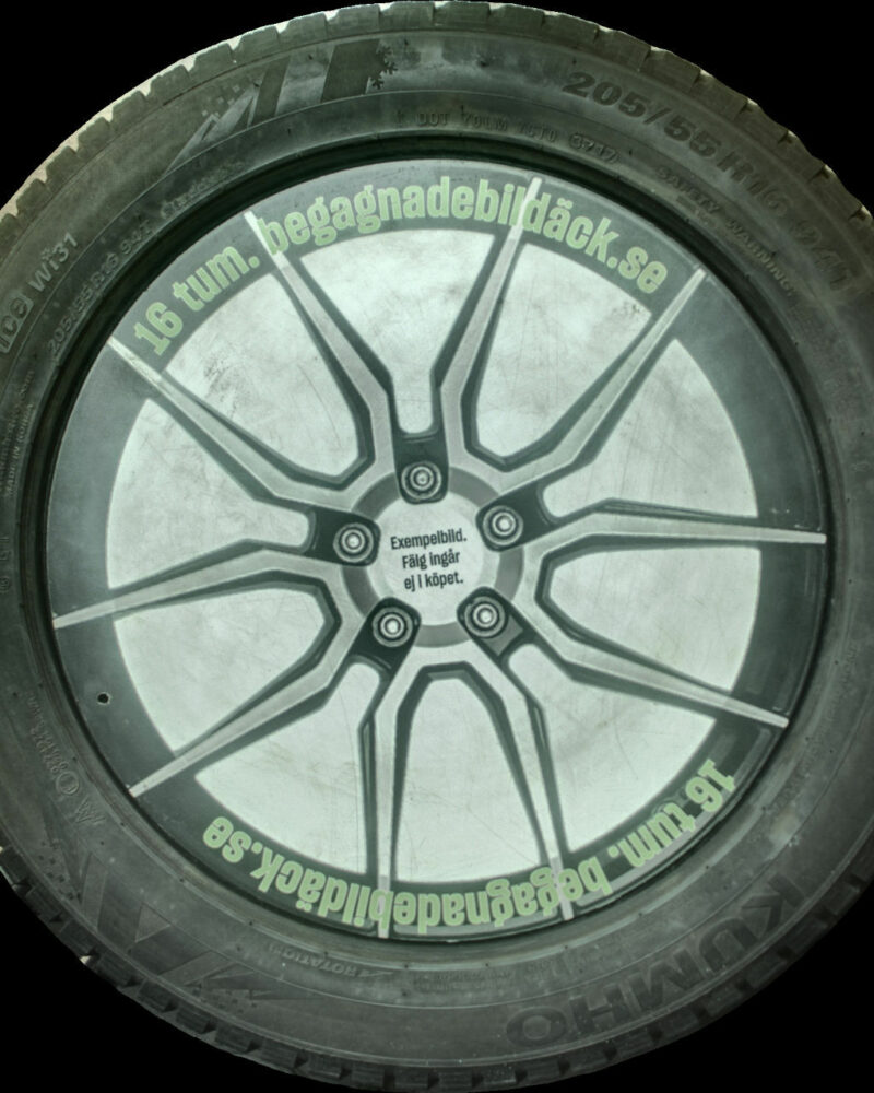 Kumho Wi31 205/55R16 ( 2 st )